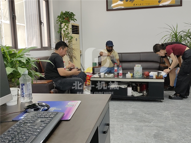孟加拉國客戶到我公司考察、洽談合作